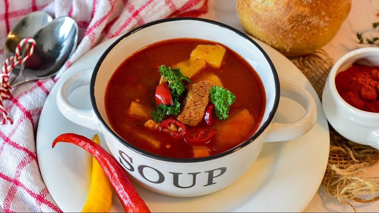 Deftige Gulaschsuppe