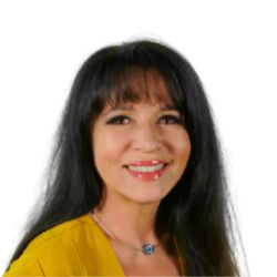 Moderator Mara Kayser