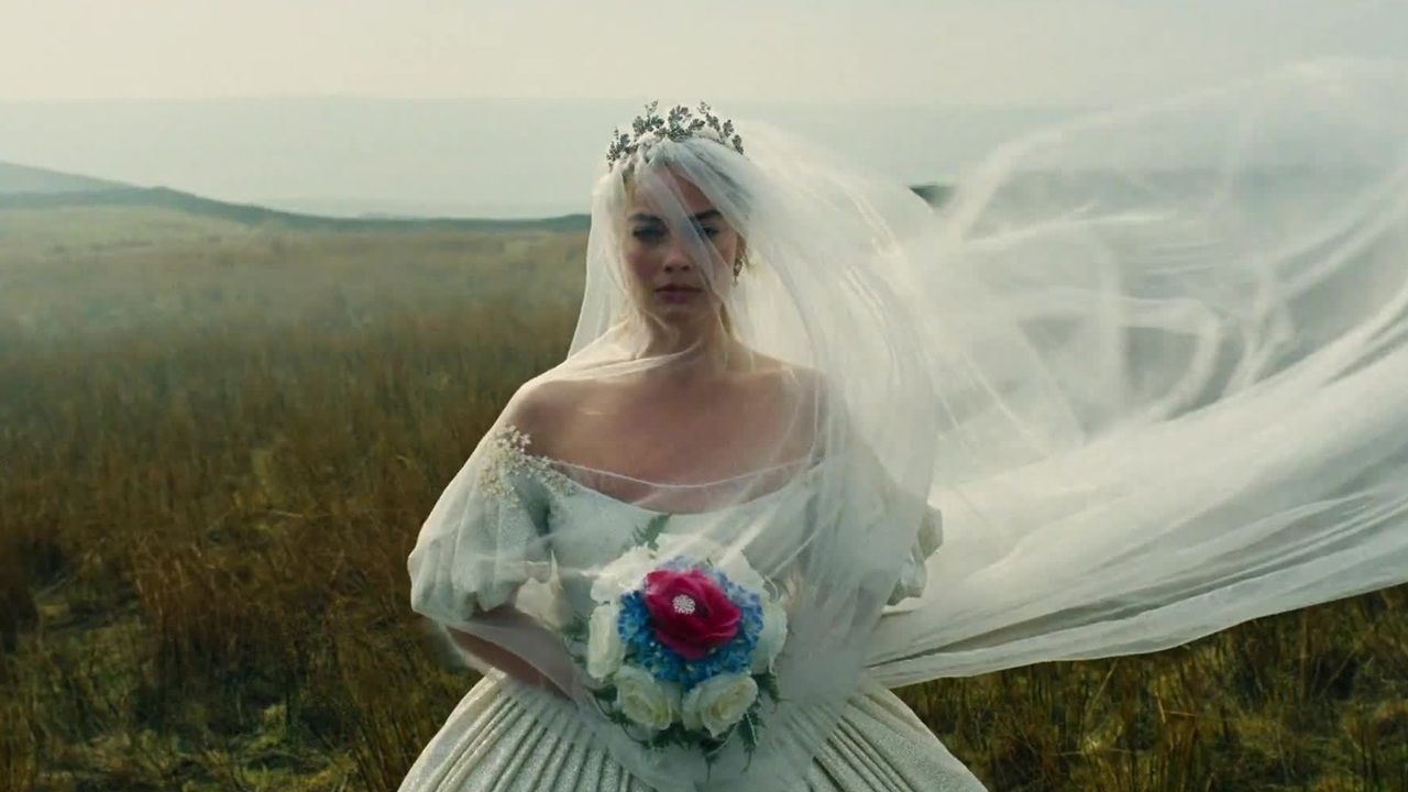 Szene mit Margot Robbie aus Wuthering Heights