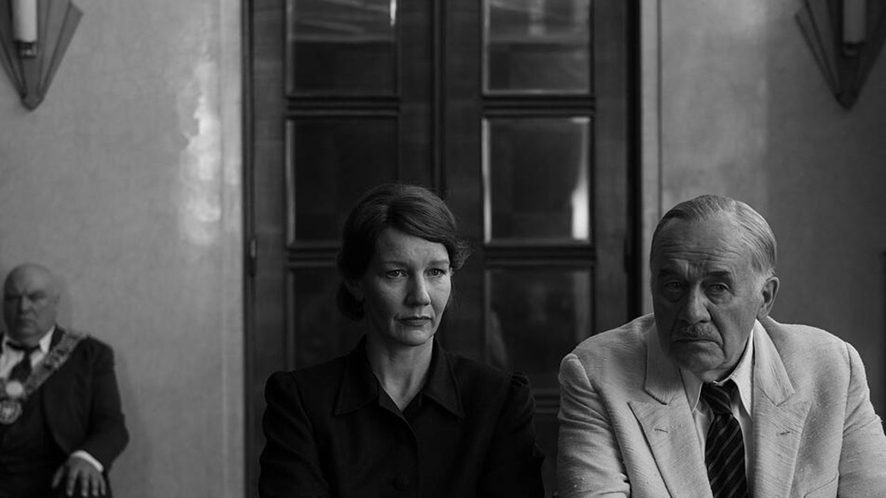 Sandra Hüller als Erika Mann und Hanns Zischler als Thomas Mann in einer Filmszene