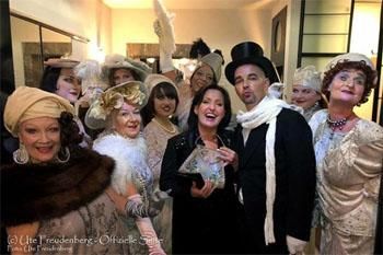 Ute Freudenberg feiert Wiedereröffnung des Hotel Elephant