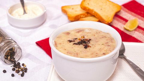 Rezept: Käse-Lauch-Suppe mit Hackfleisch