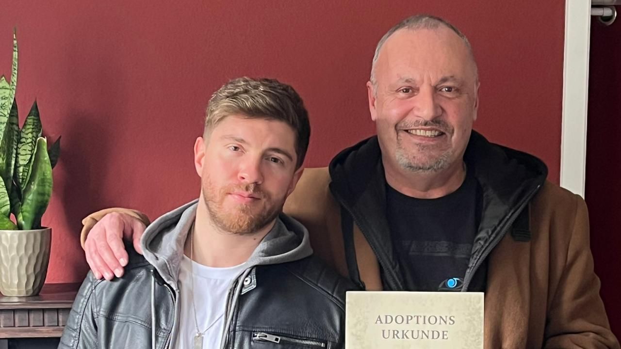 Joey Heindle und Gary Sahner am Tag der Adoption